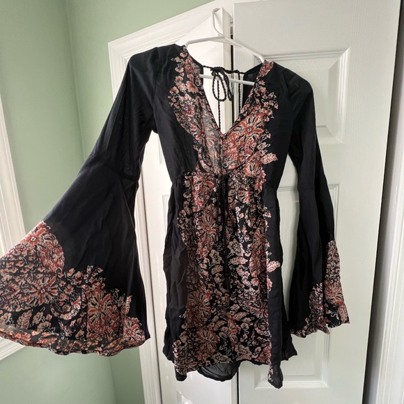 Abercrombie & Fitch Dresses & Skirts - Navy Boho Dress with keyhole back and bell sleeves